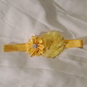 NEW YELLOW DOUBLE FLOWER STRETCHY BABY HEADBAND